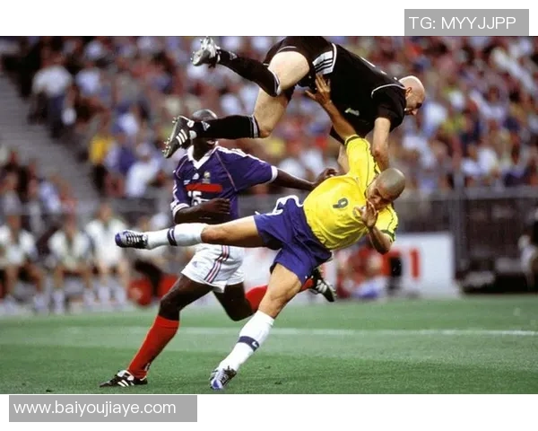 世界杯的荣耀与传奇：历届冠军背后的故事与影响