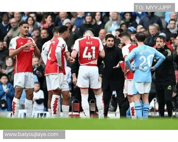 利物浦与曼联激战正酣 双方全力争夺英超荣耀与宿敌之战 利物浦与曼联激战正酣 双方全力争夺英超荣耀与宿敌之战