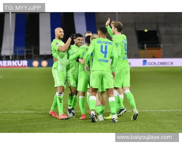 多特蒙德迎战沃尔夫斯堡 强强对决引爆德甲赛季焦点战 多特蒙德迎战沃尔夫斯堡 强强对决引爆德甲赛季焦点战