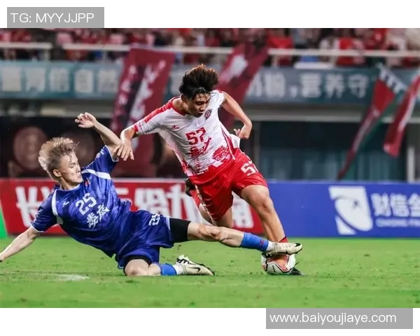 湘超联赛激战正酣 本土足球新星崭露头角 展现湖南足球新风采 湘超联赛激战正酣 本土足球新星崭露头角 展现湖南足球新风采