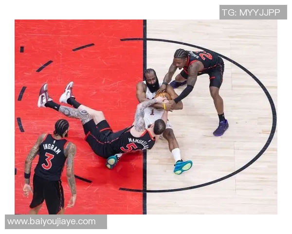 金州勇士对阵激战开启 新赛季挑战更强敌手 展现冠军气质全力冲击